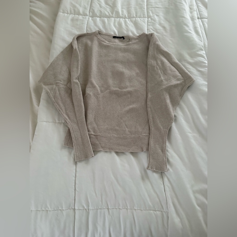 T Tahari Light Beige Crew Neck Sweater
